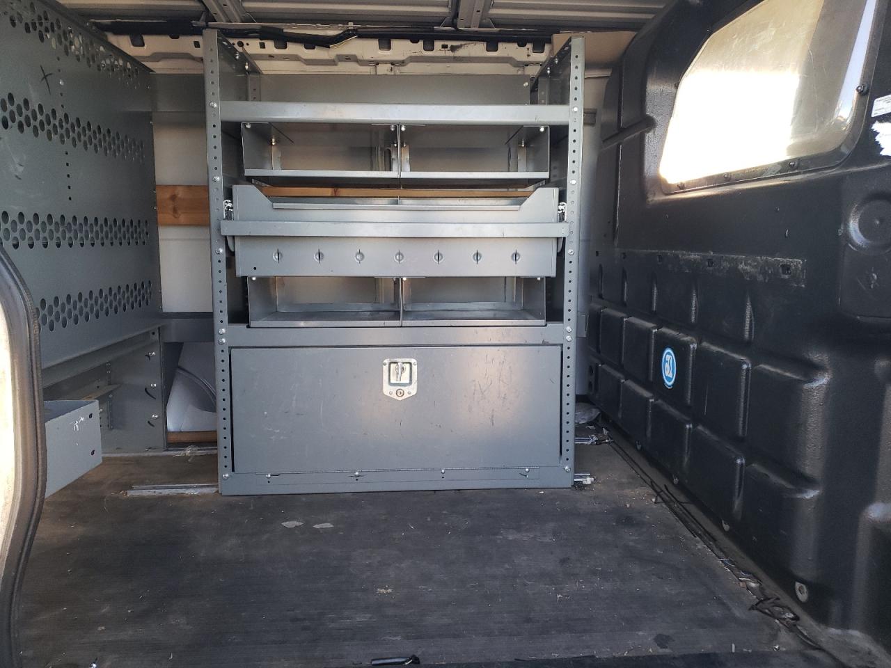 2018 Chevrolet Express G2500 VIN: 1GCWGAFP6J1184937 Lot: 70963545