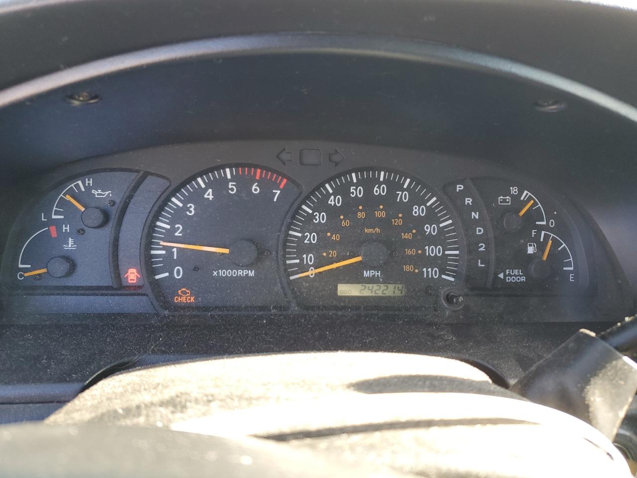 2004 Toyota Tundra - Image 9