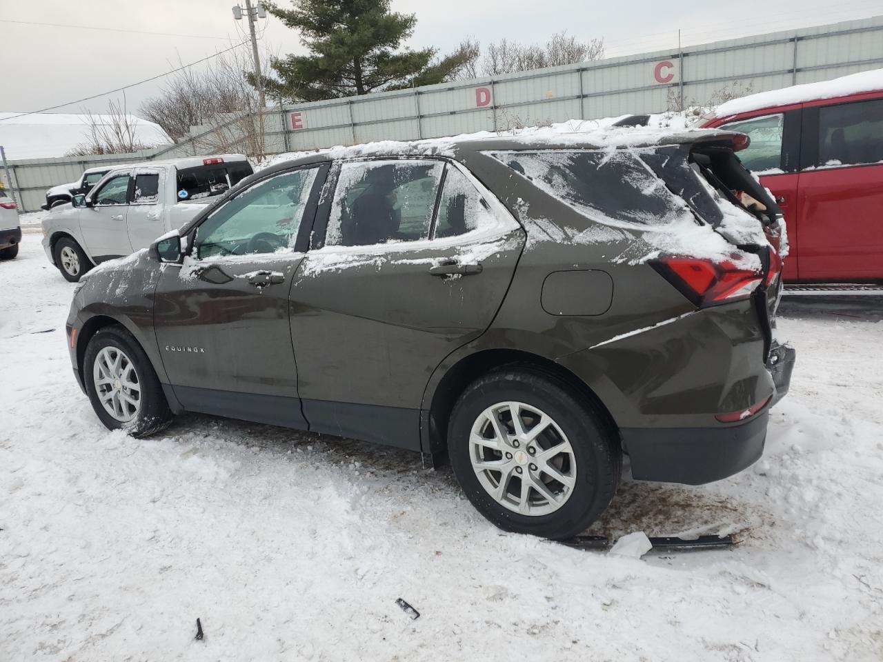 2023 Chevrolet Equinox - Image 2