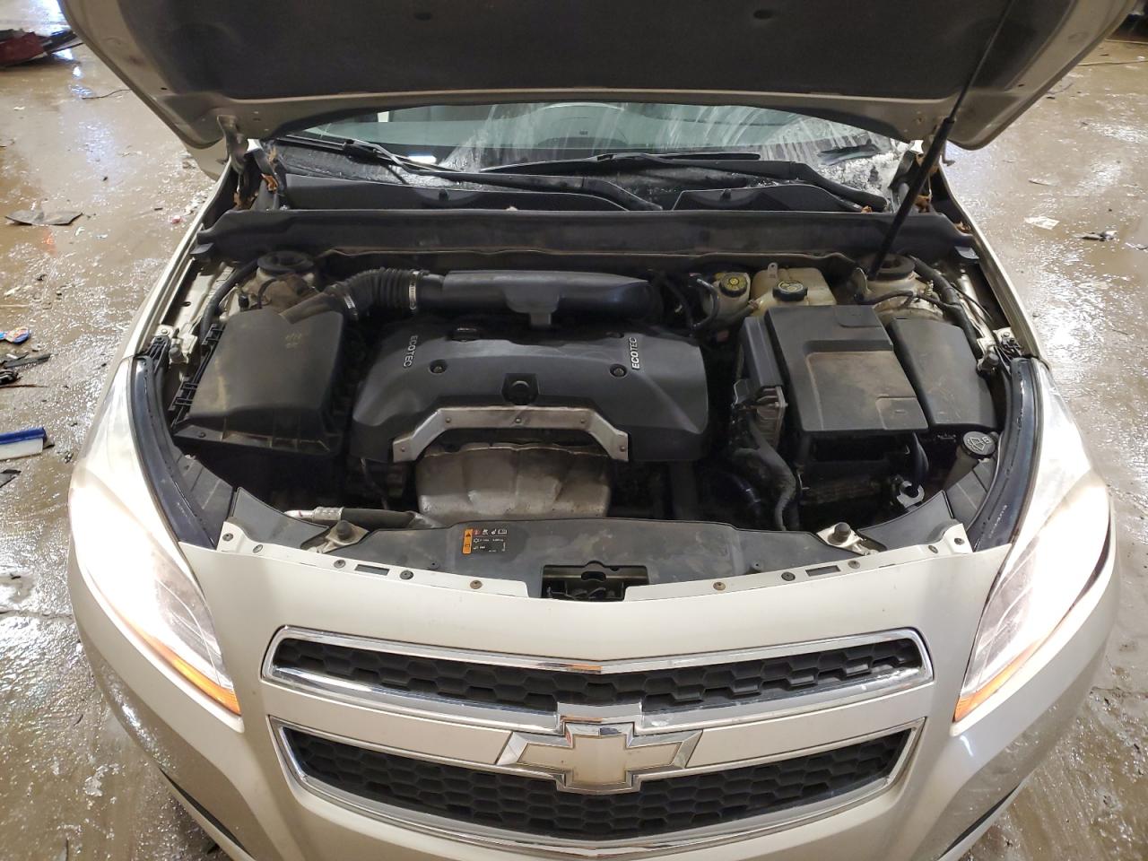 2013 Chevrolet Malibu - Image 11