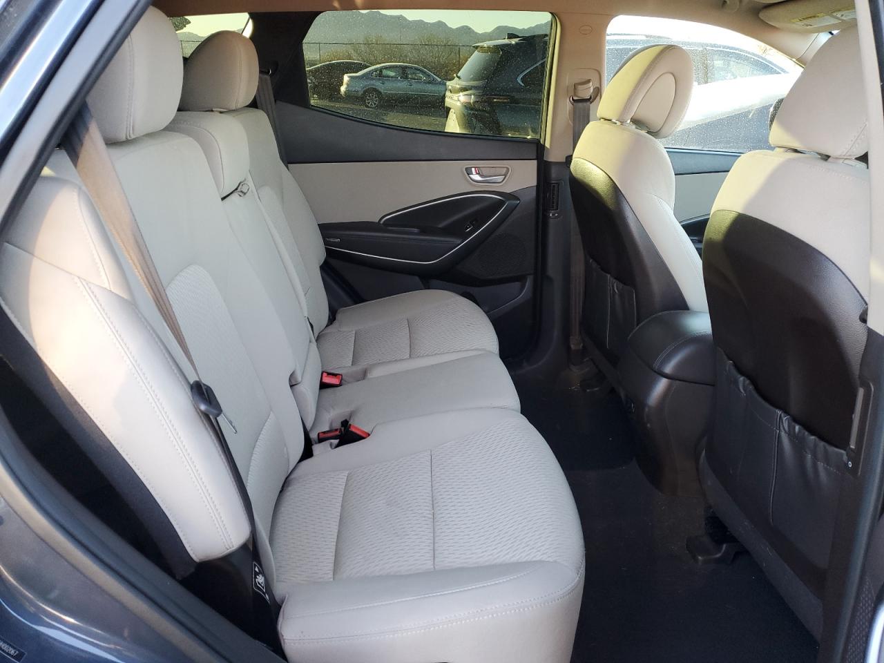 2017 Hyundai Santa Fe - Image 11