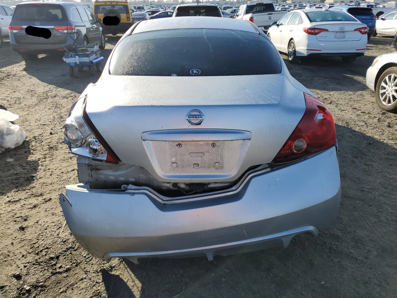 2010 Nissan Altima - Image 6