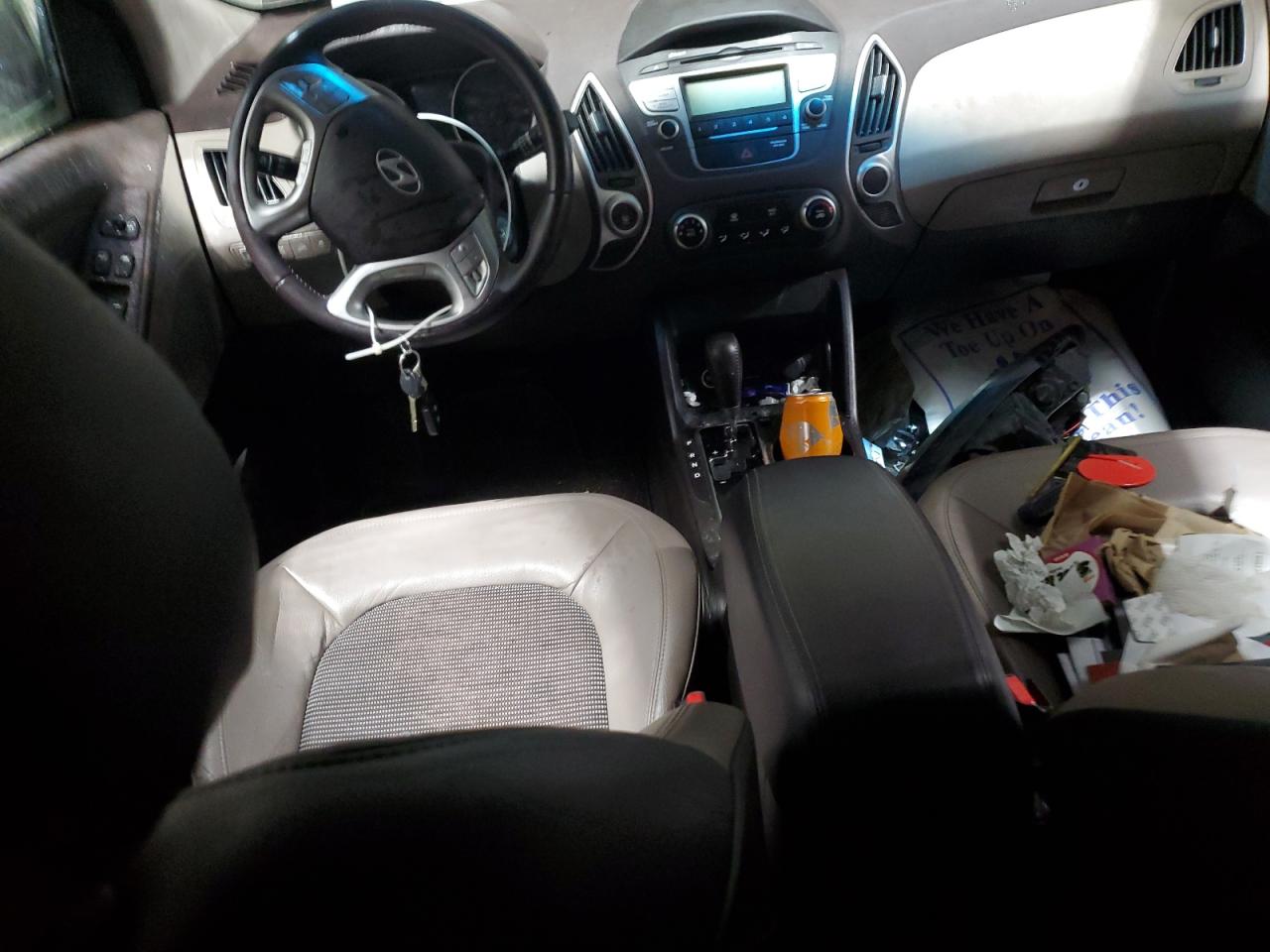 2010 Hyundai Tucson - Image 8