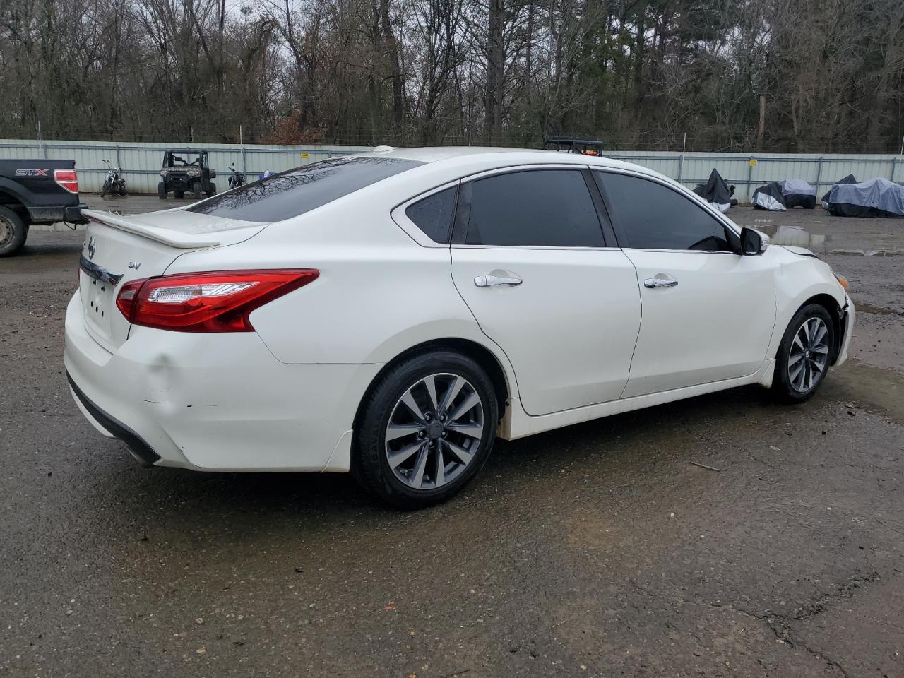 2017 Nissan Altima - Image 3