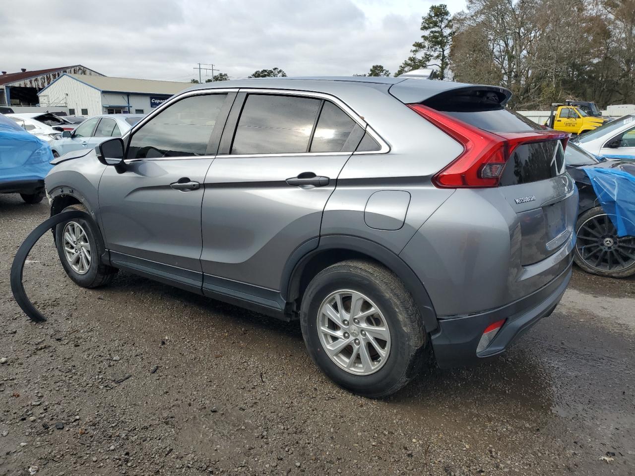 2019 Mitsubishi Eclipse - Image 2