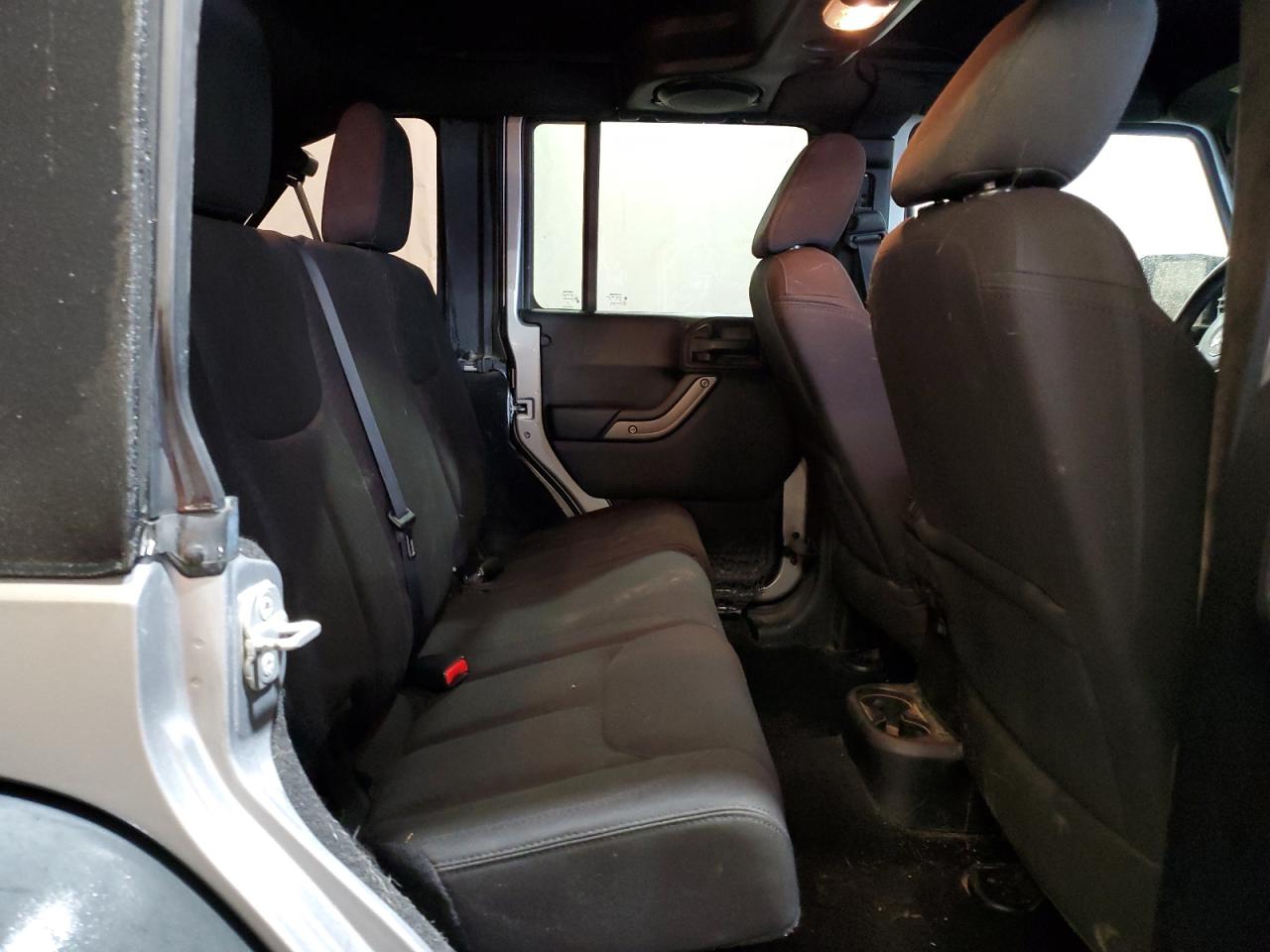 2014 Jeep Wrangler - Image 11