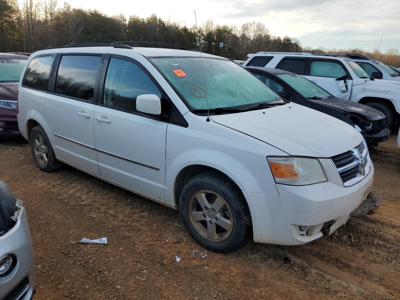 2010 Dodge Caravan - Image 4
