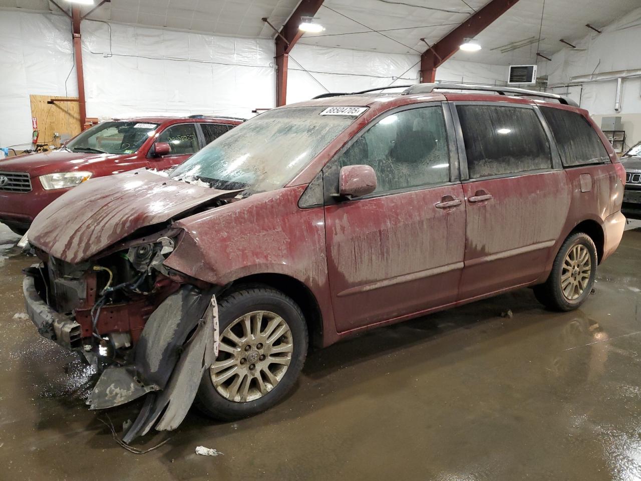 2009 Toyota Sienna - Image 1