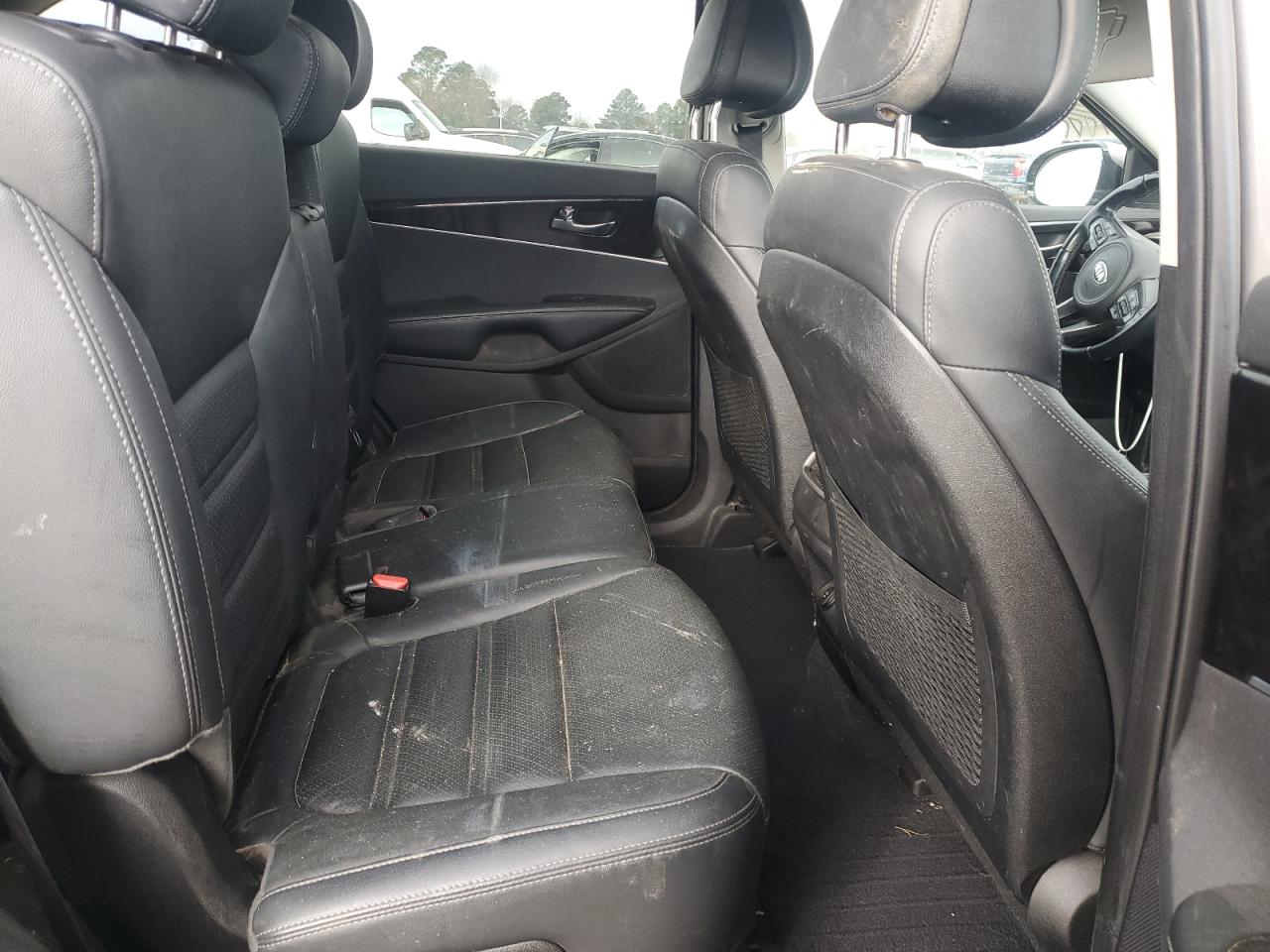2016 Kia Sorento - Image 11
