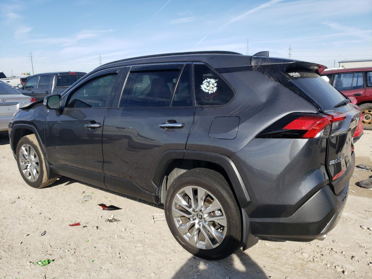 2019 Toyota RAV 4 - Image 2