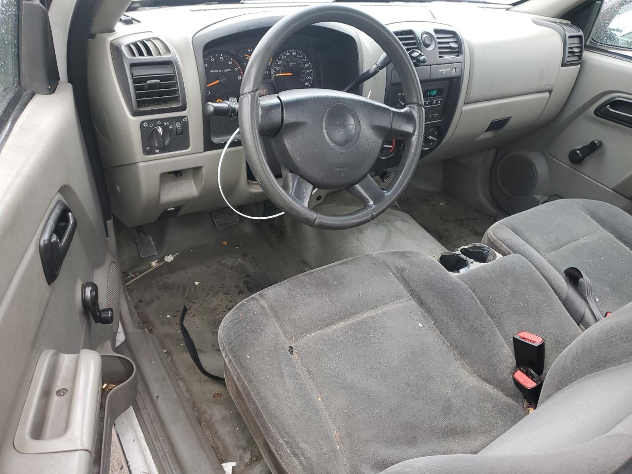 2004 Chevrolet Colorado - Image 8