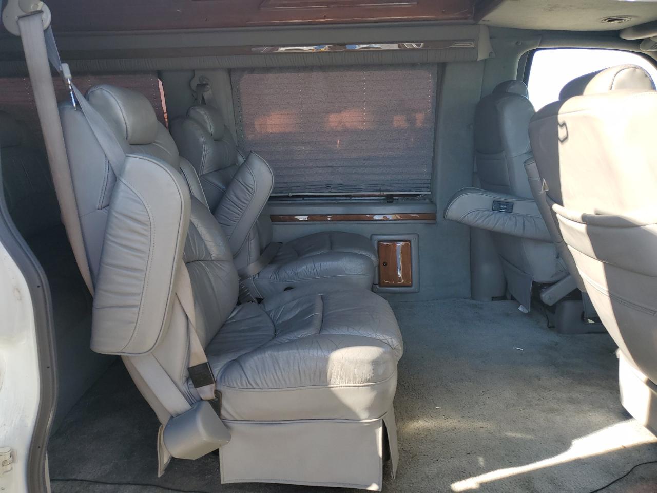 2000 Chevrolet Express - Image 11
