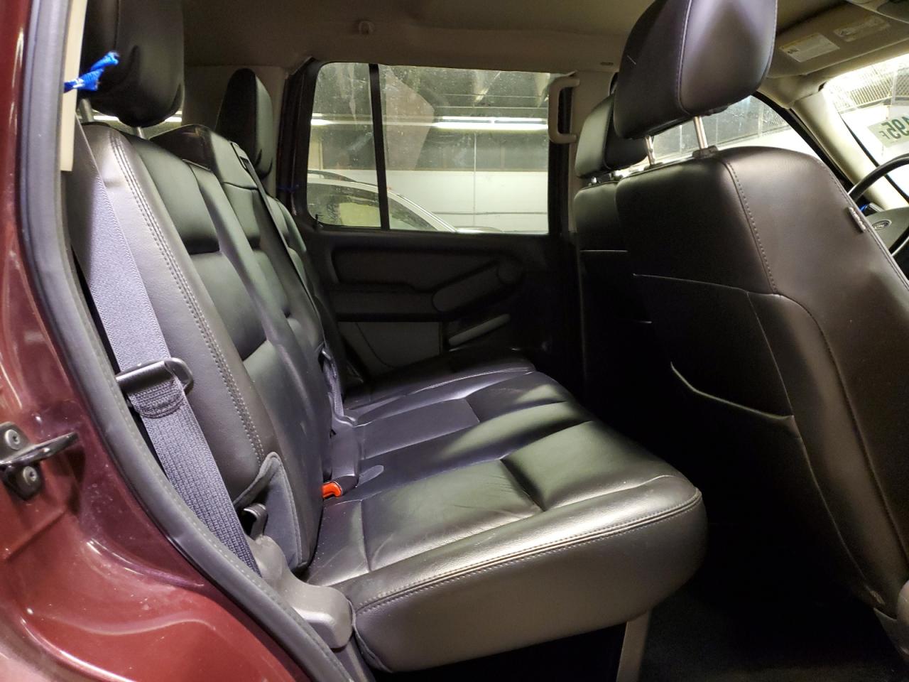 2007 Ford Explorer - Image 10