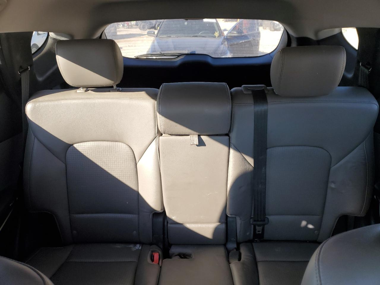 2013 Hyundai Santa Fe - Image 10