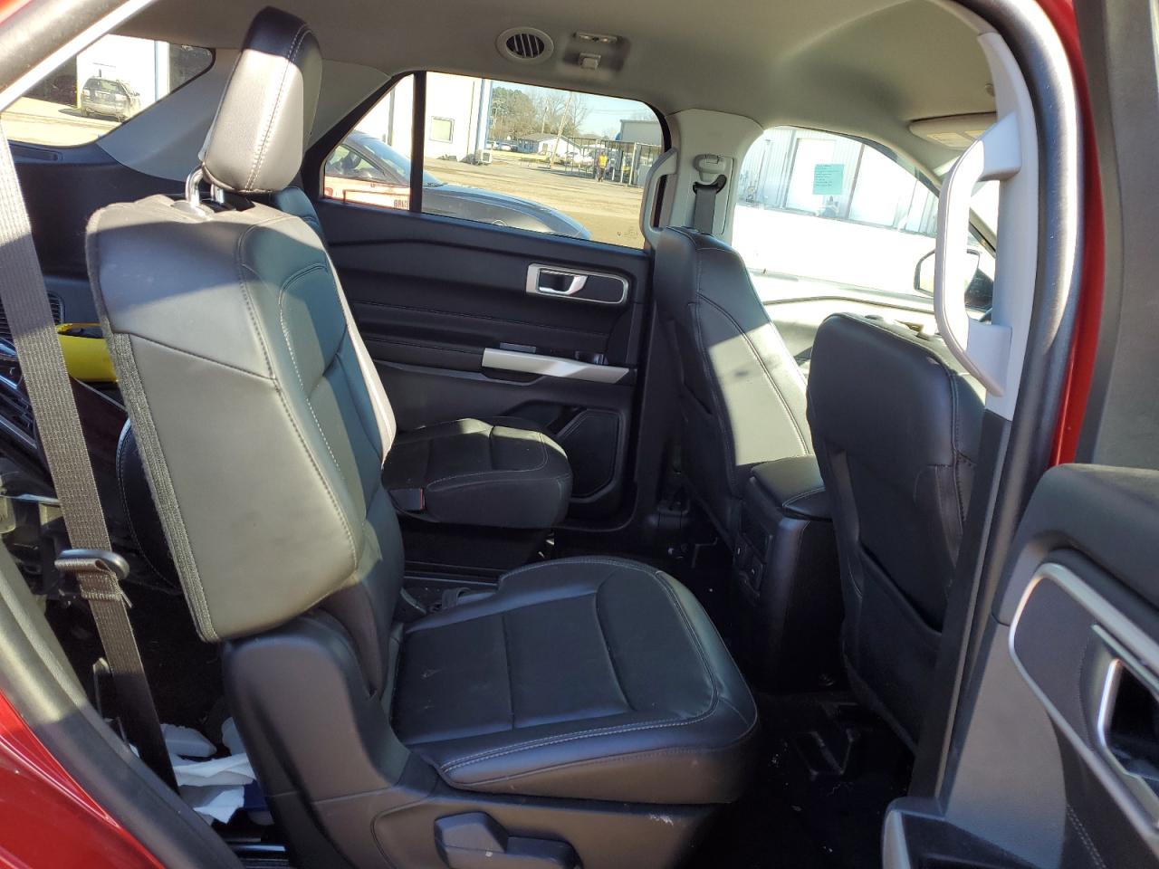 2023 Ford Explorer - Image 11