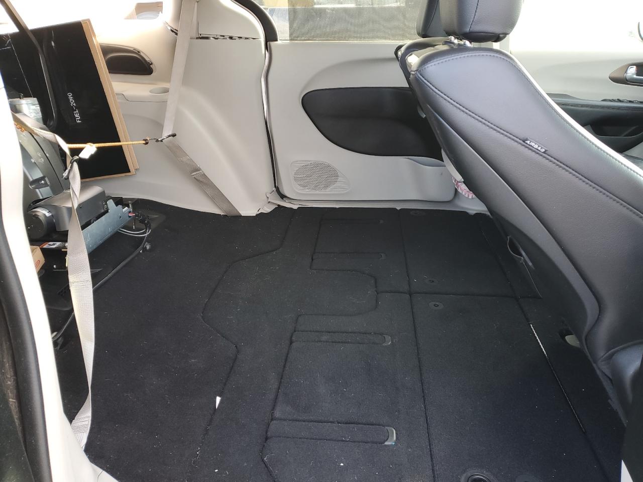 2018 Chrysler Pacifica - Image 11