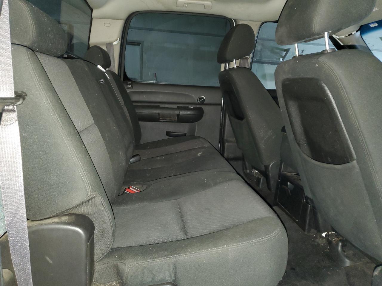 2011 Chevrolet Silverado - Image 10