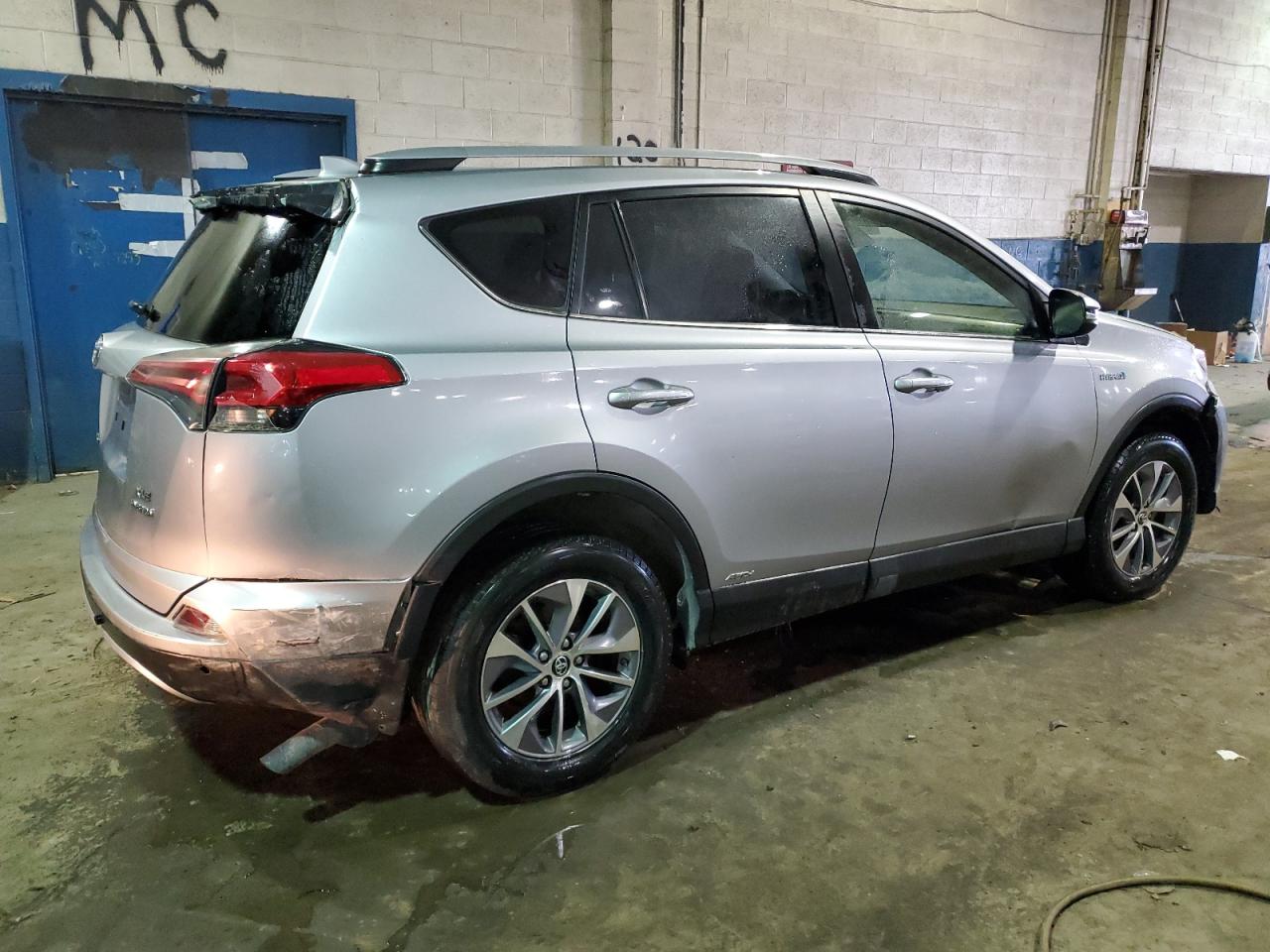 2018 Toyota RAV 4 - Image 3