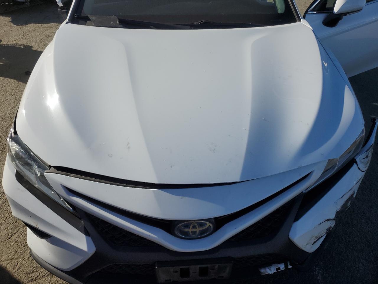 2018 Toyota Camry - Image 11