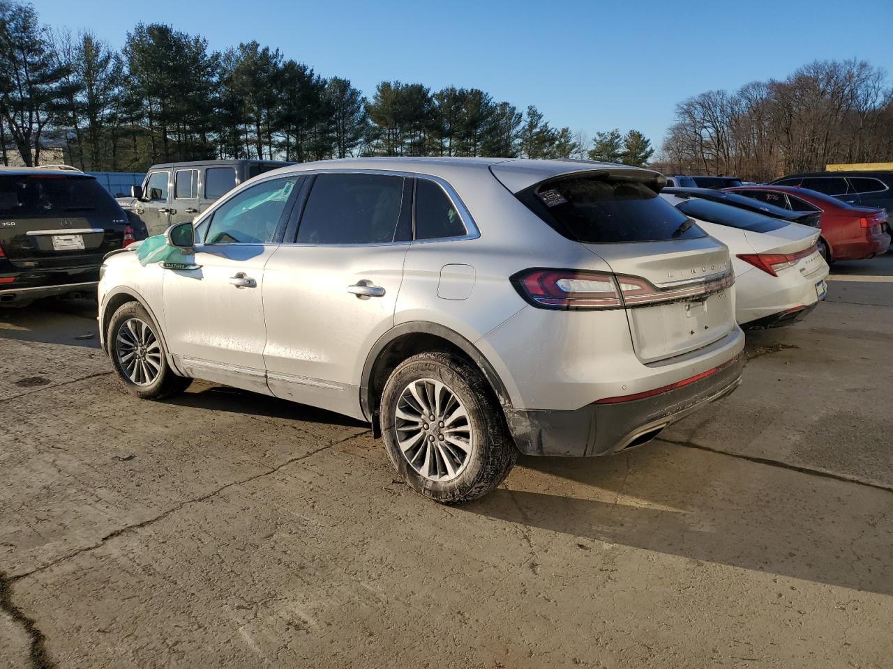 2019 Lincoln Nautilus - Image 2