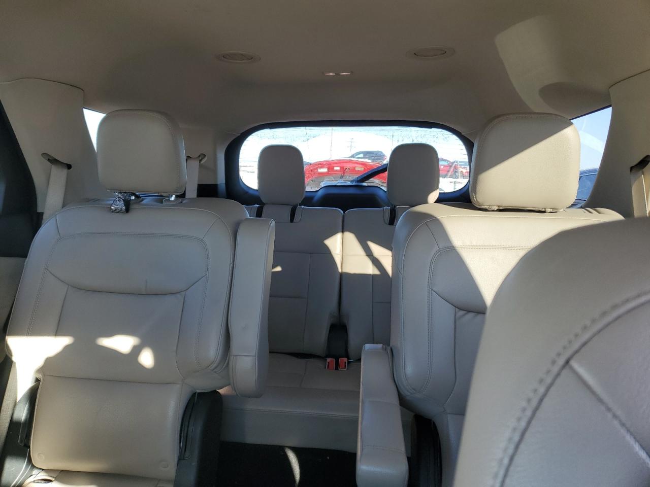 2020 Ford Explorer - Image 10