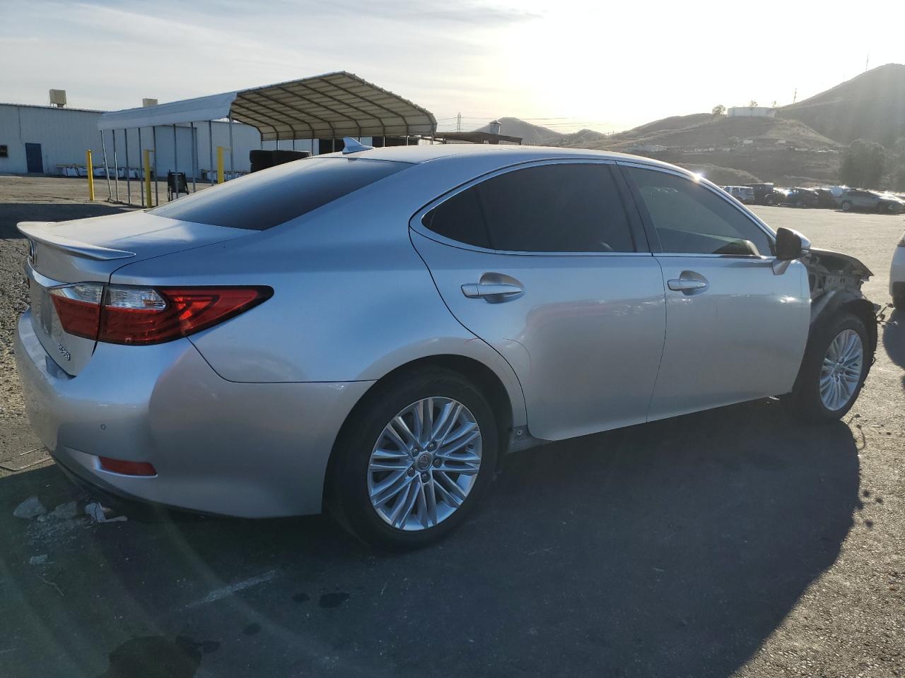2014 Lexus ES - Image 3