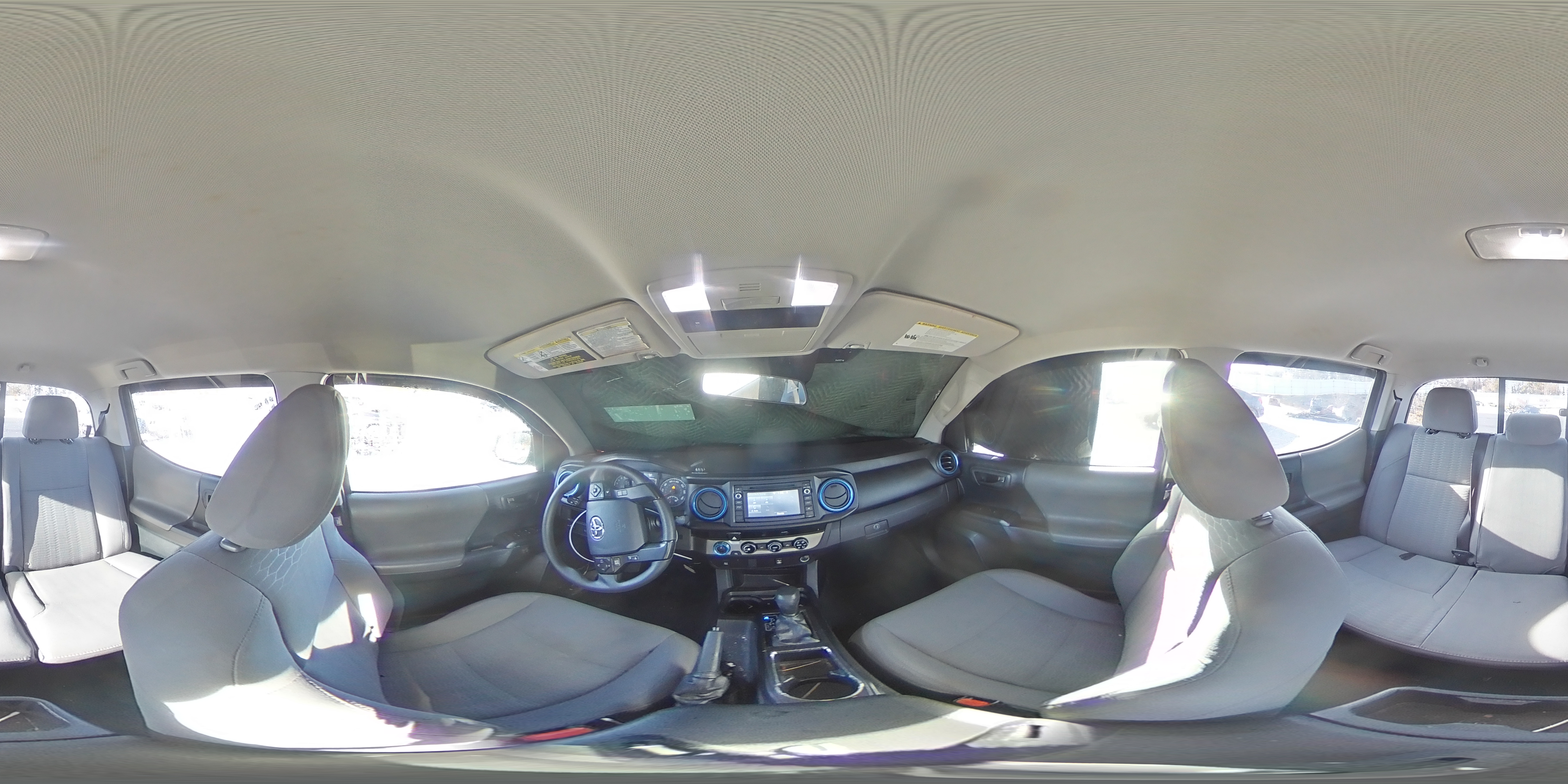 2018 Toyota Tacoma - Image 12