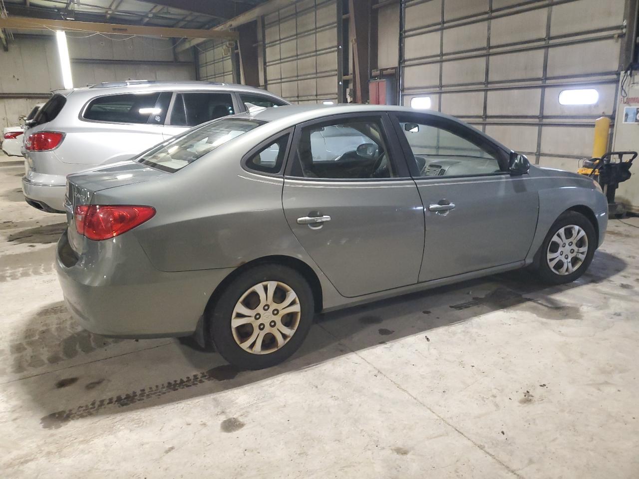 2010 Hyundai Elantra - Image 3