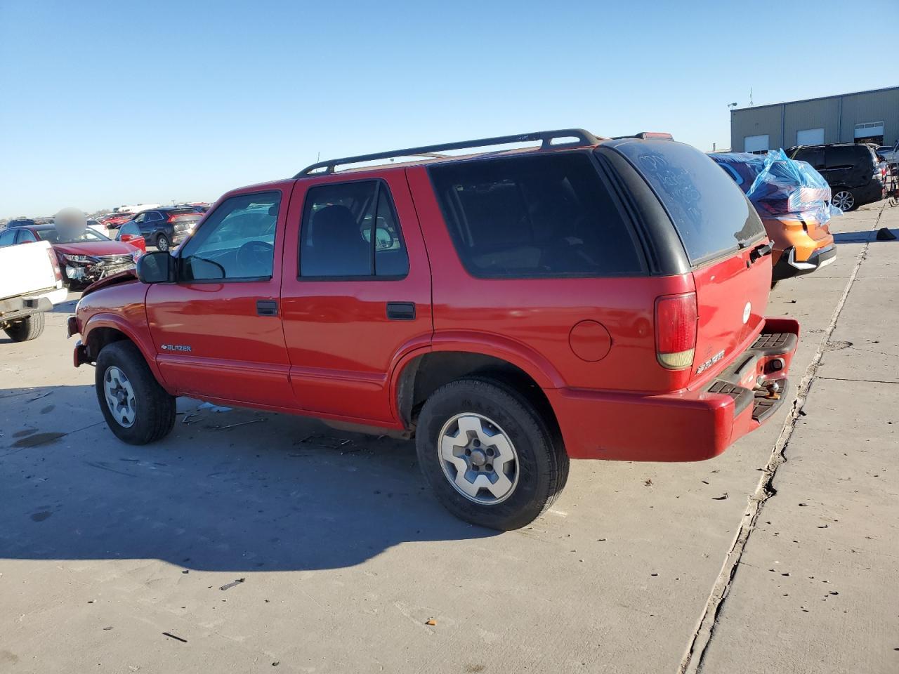2004 Chevrolet Blazer - Image 2