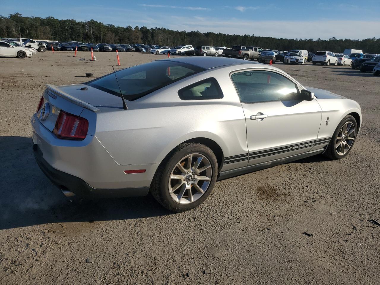 2010 Ford Mustang - Image 3