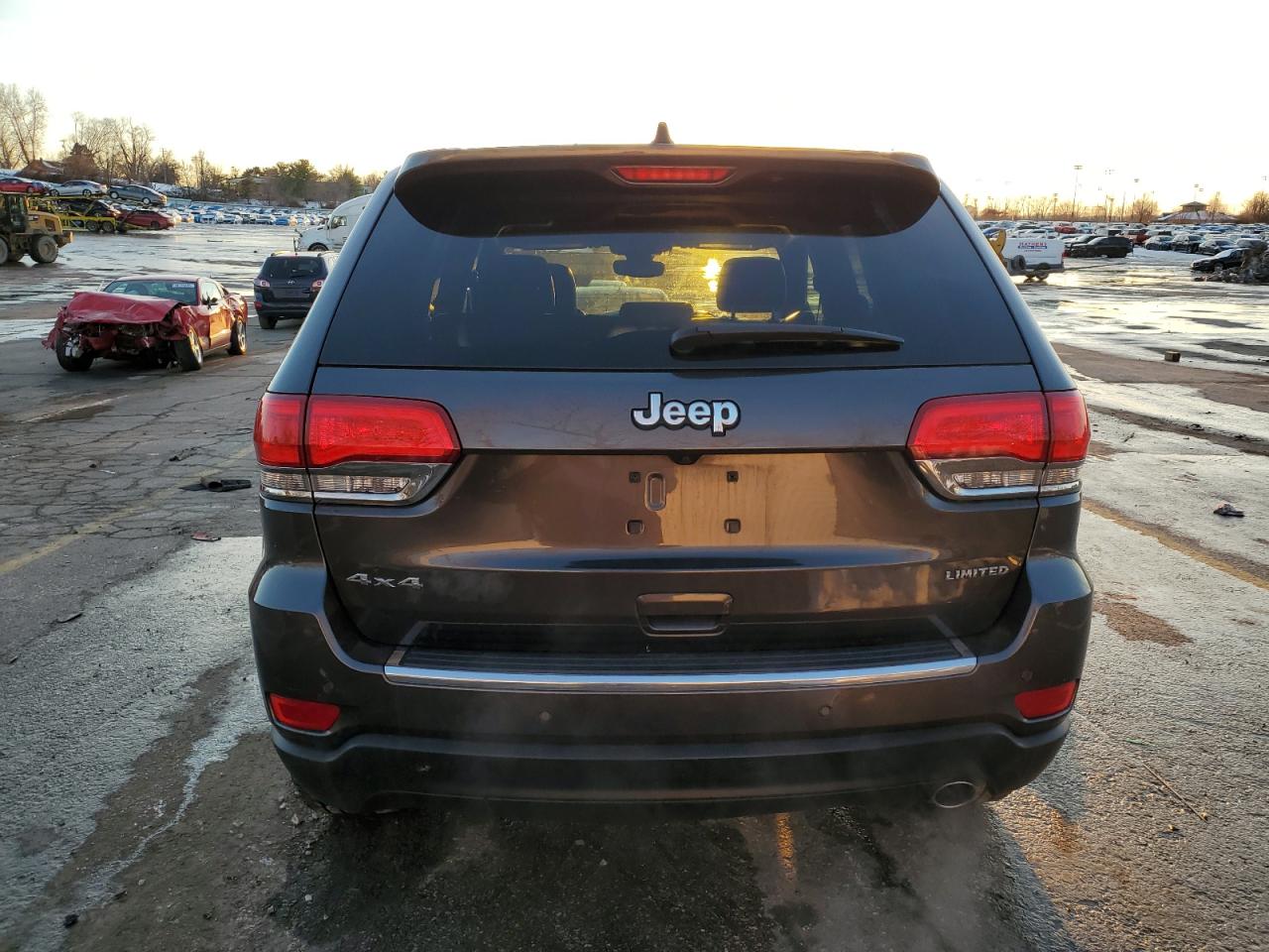 2017 Jeep Grand Cherokee - Image 6