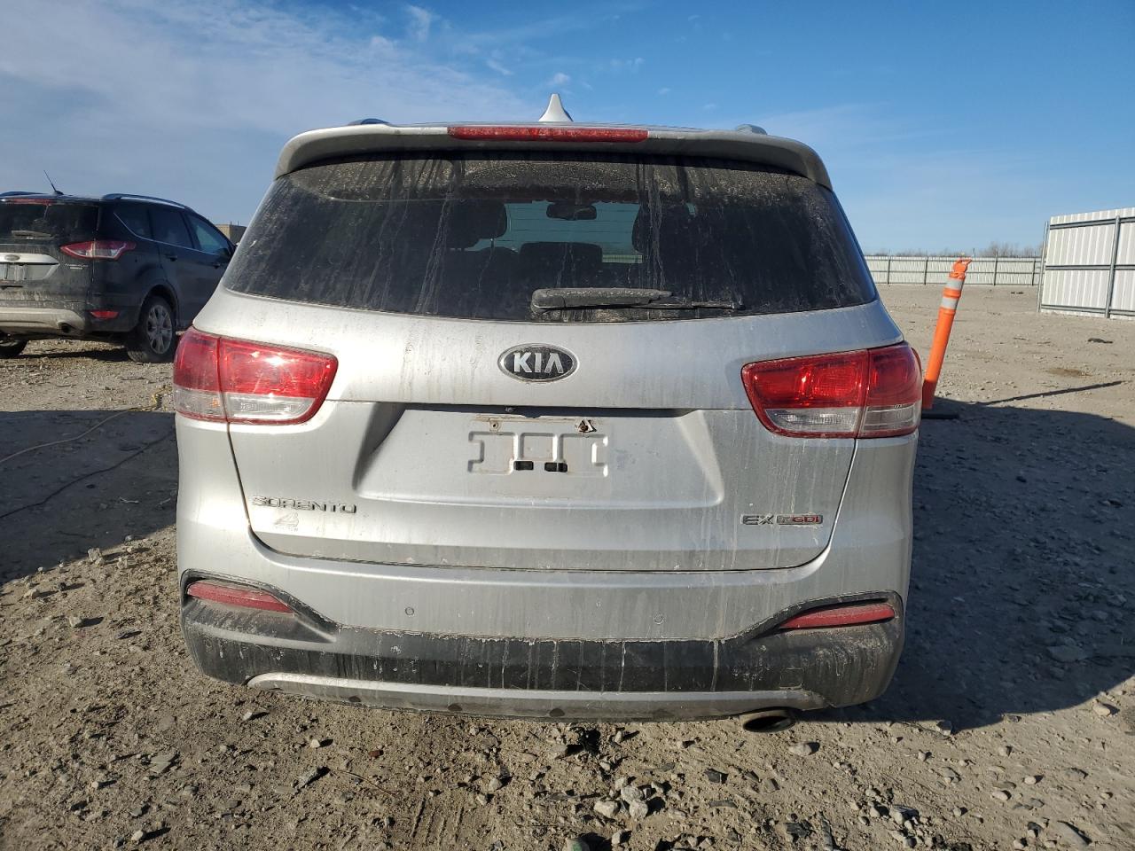 2016 Kia Sorento - Image 6