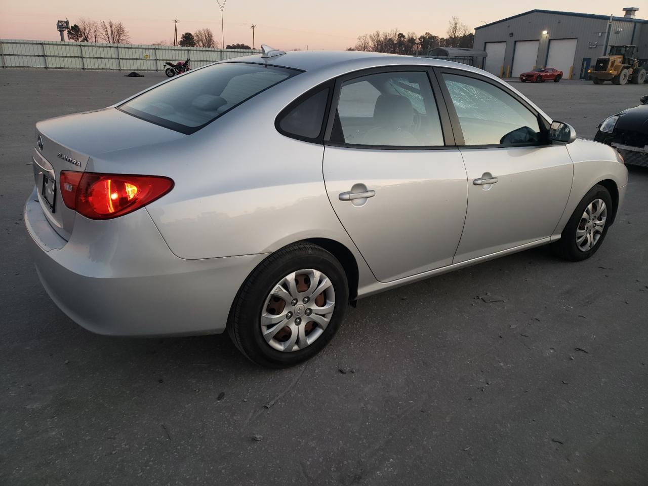 2010 Hyundai Elantra - Image 3