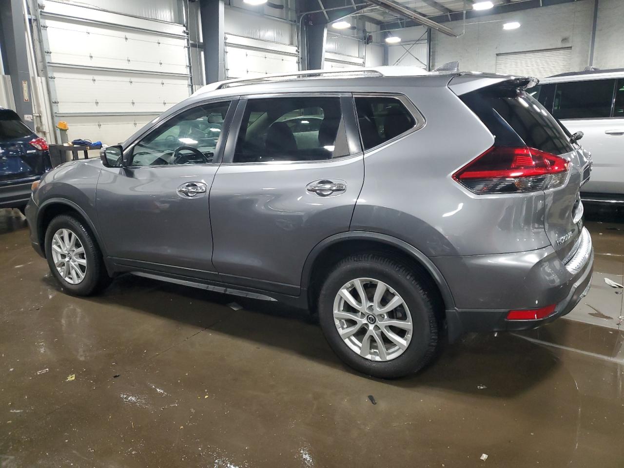 2018 Nissan Rogue - Image 2