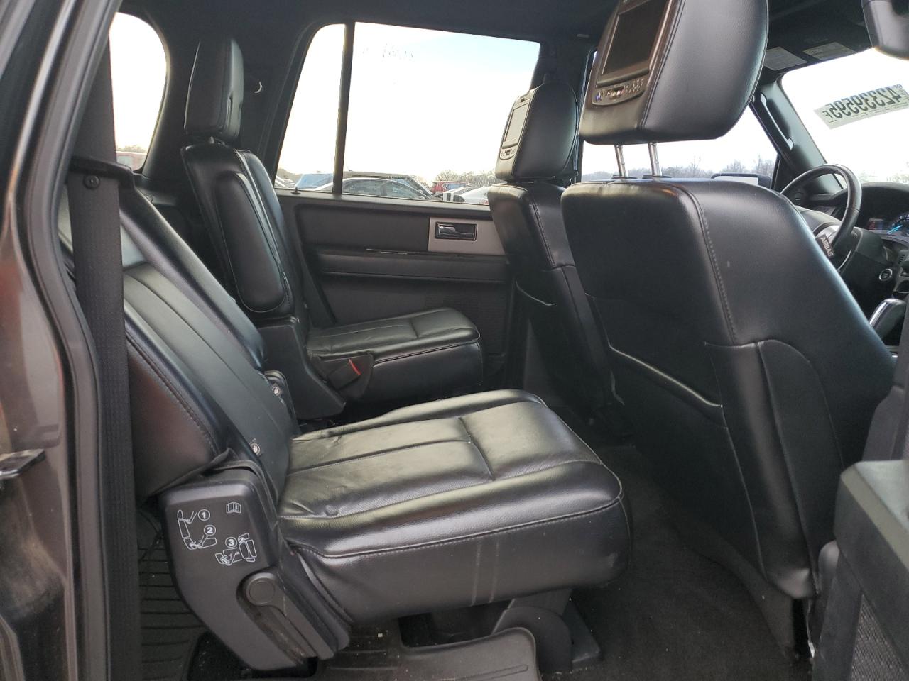 2015 Ford Expedition - Image 12