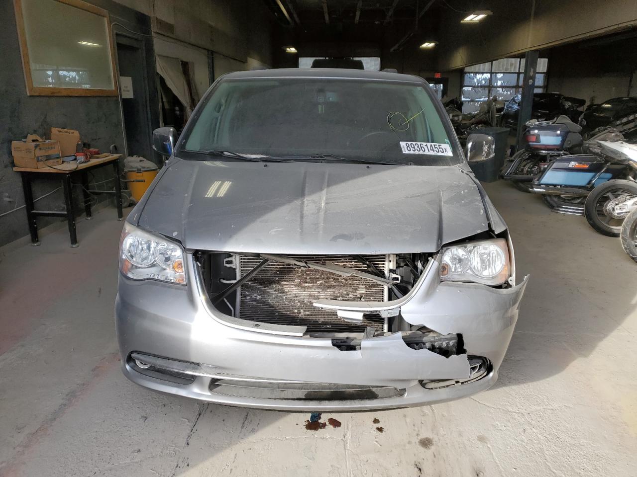 2014 Chrysler Town & Country - Image 5