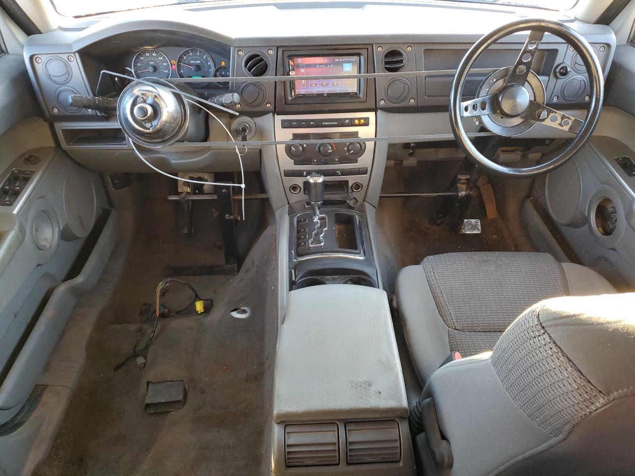 2006 Jeep Commander - Image 8