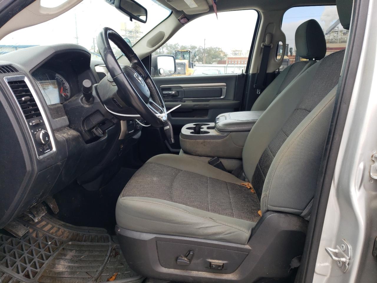 2015 RAM 1500 - Image 7