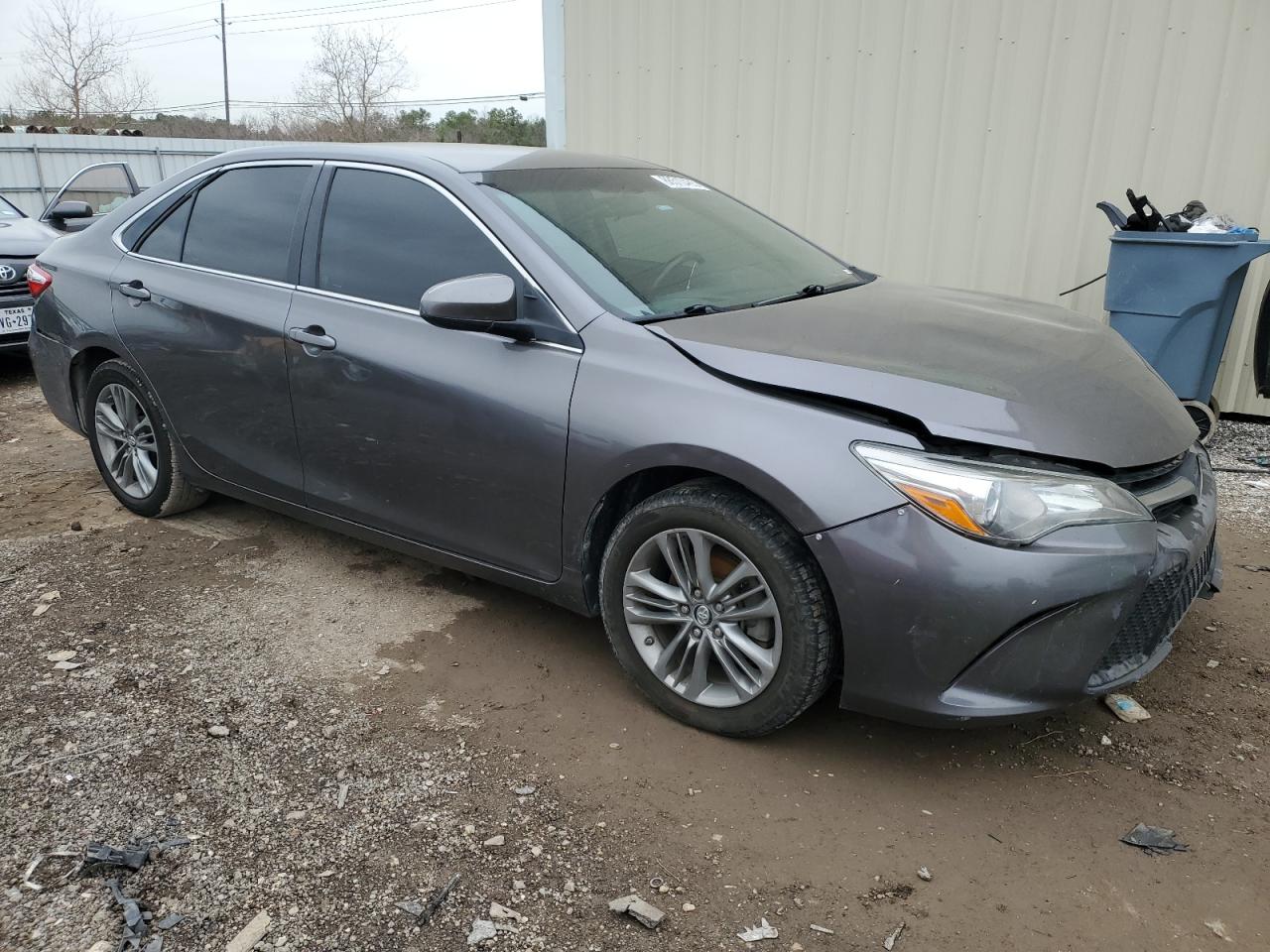 VIN 4T1BF1FK3GU228031 2016 TOYOTA CAMRY no.4