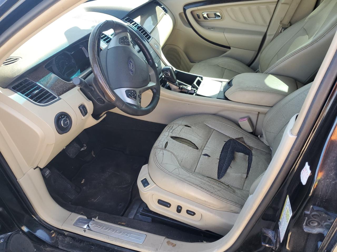 2014 Ford Taurus - Image 7