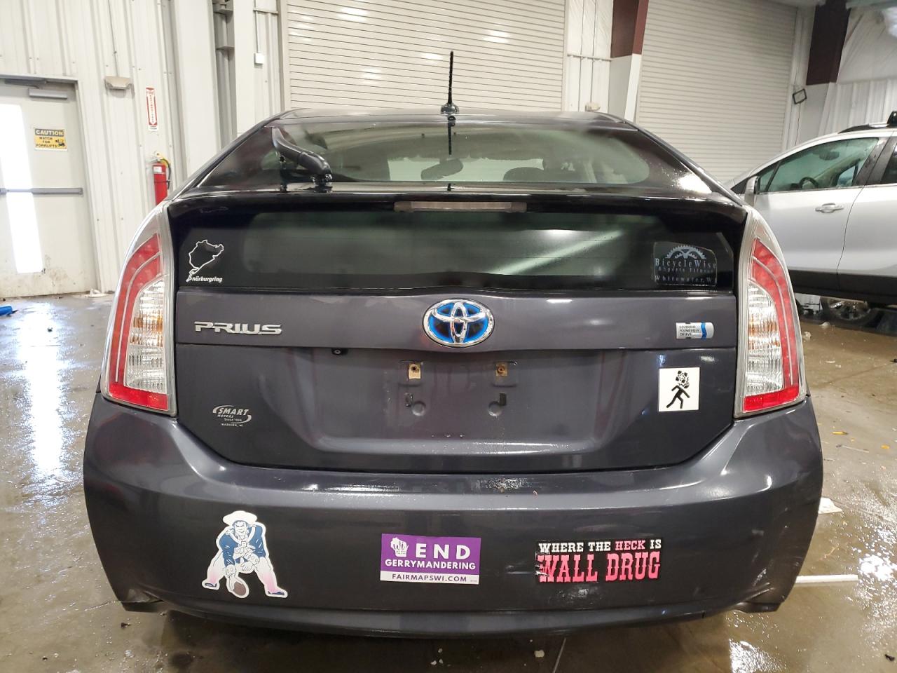 2012 Toyota Prius - Image 6