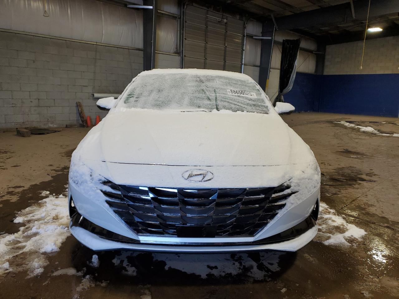 2023 Hyundai Elantra - Image 5