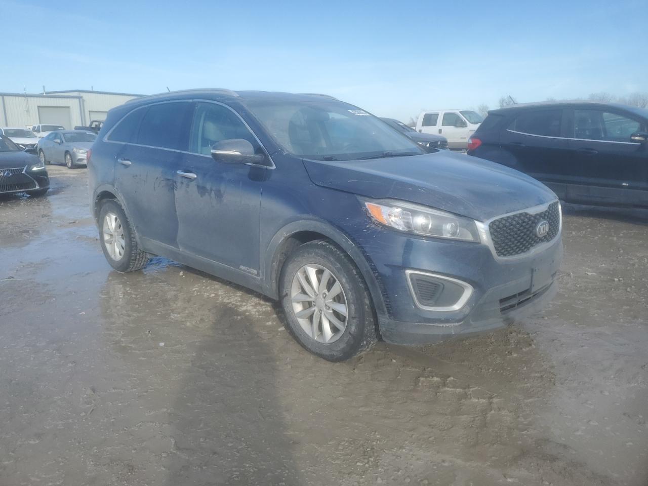 2017 Kia Sorento - Image 4