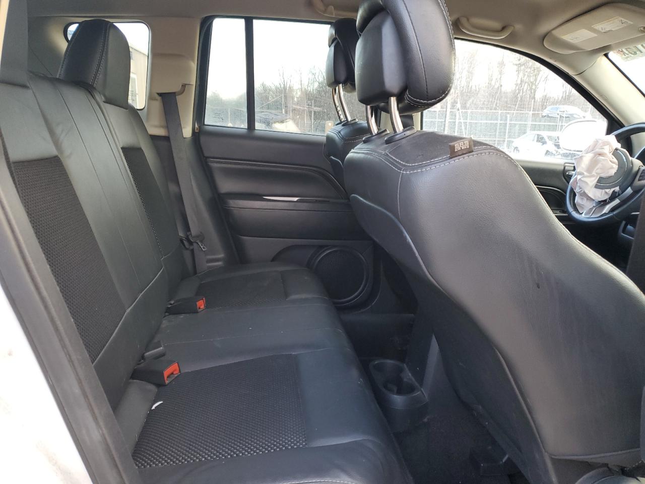 2015 Jeep Compass - Image 11
