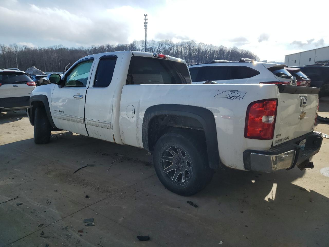 2010 Chevrolet Silverado - Image 2