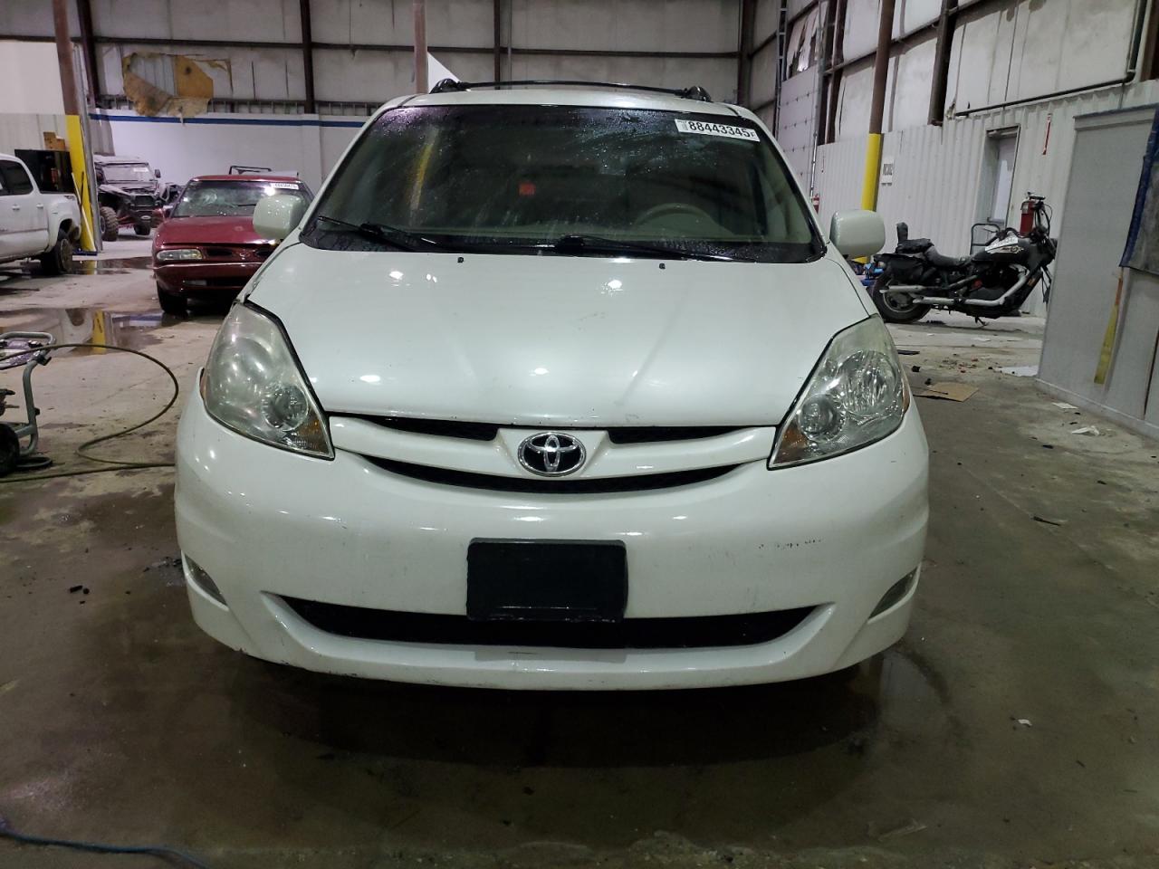 2007 Toyota Sienna - Image 5