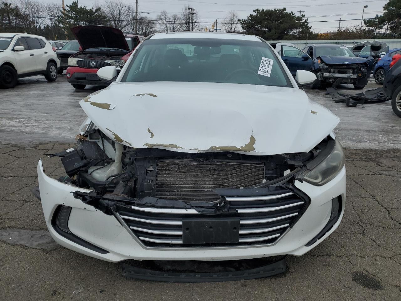 2017 Hyundai Elantra - Image 5
