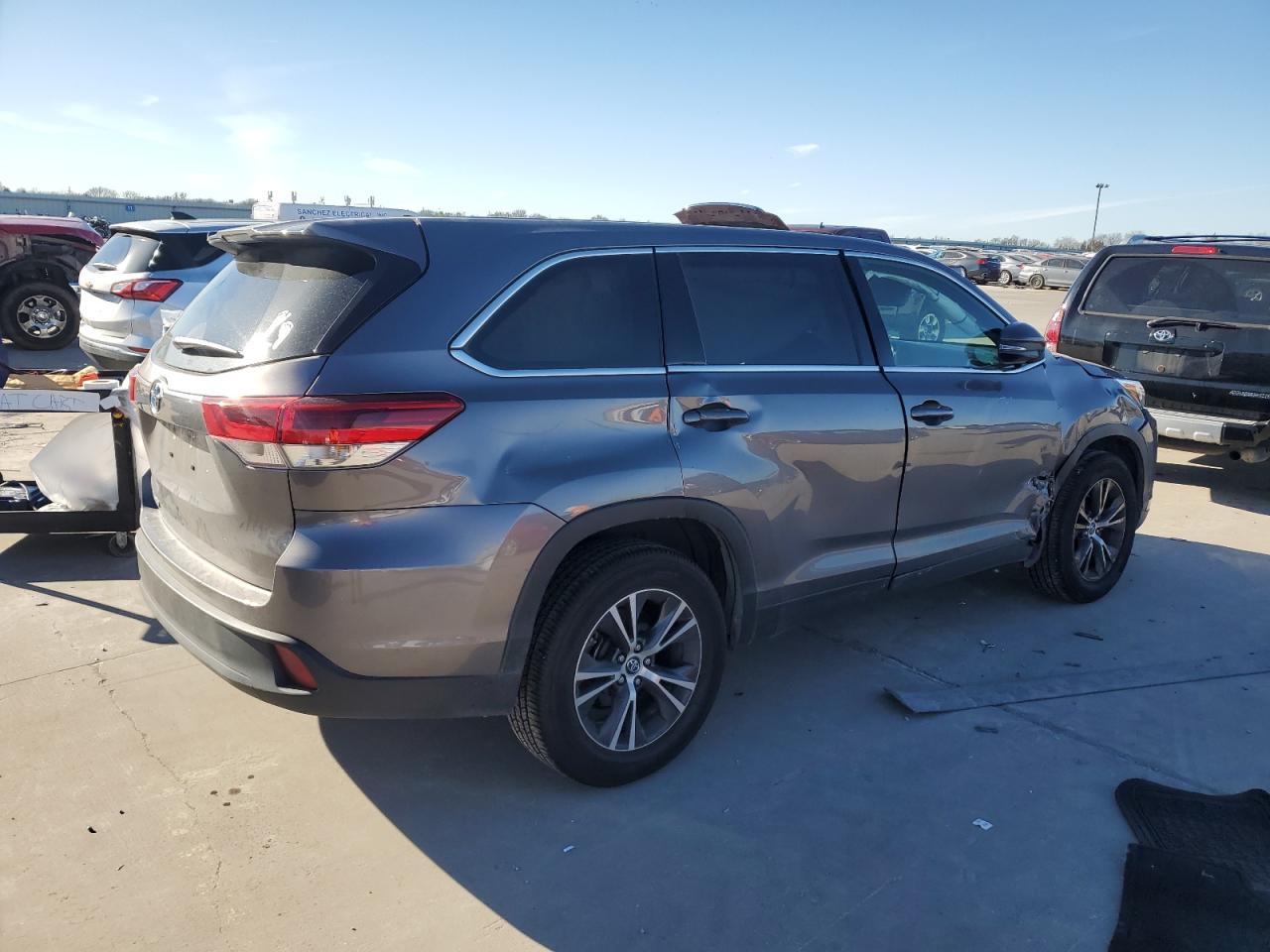 2019 Toyota Highlander - Image 3