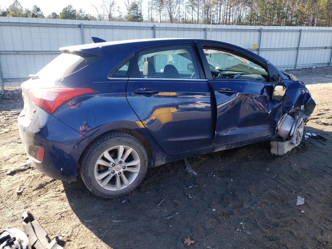 2013 Hyundai Elantra - Image 3