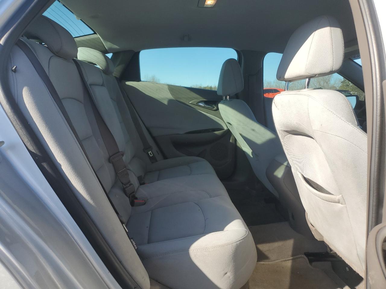 2016 Chevrolet Malibu - Image 10